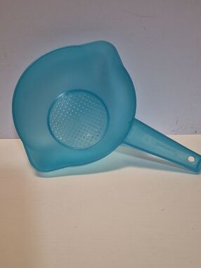 Retro  TUPPERWARE  strainer  Tourquoise  blue  1990's